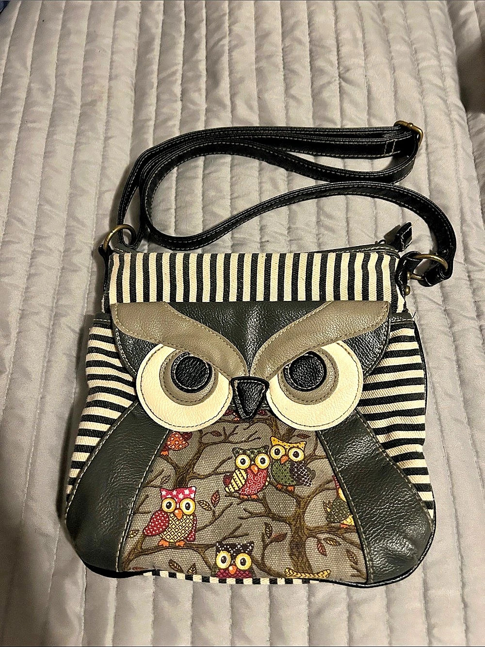 Owl Crossbody Bag in Black & Cream Like New